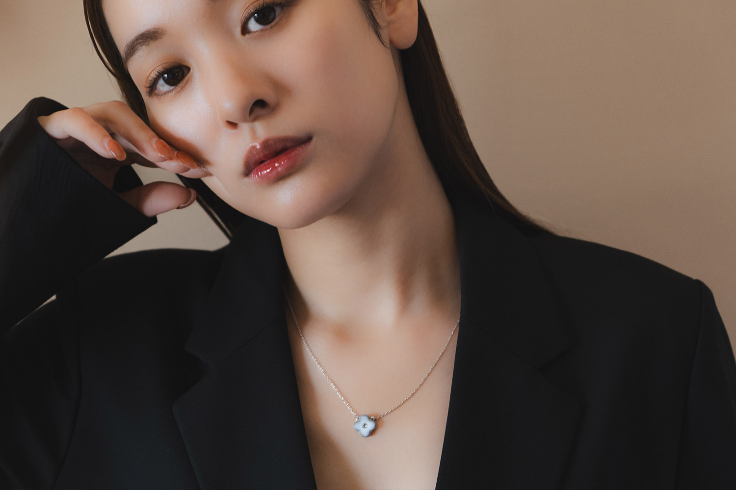 MIKELOオリジナル 陶器「tou」 小花 クリスタル ネックレス｜白磁 ギフトボックス付き